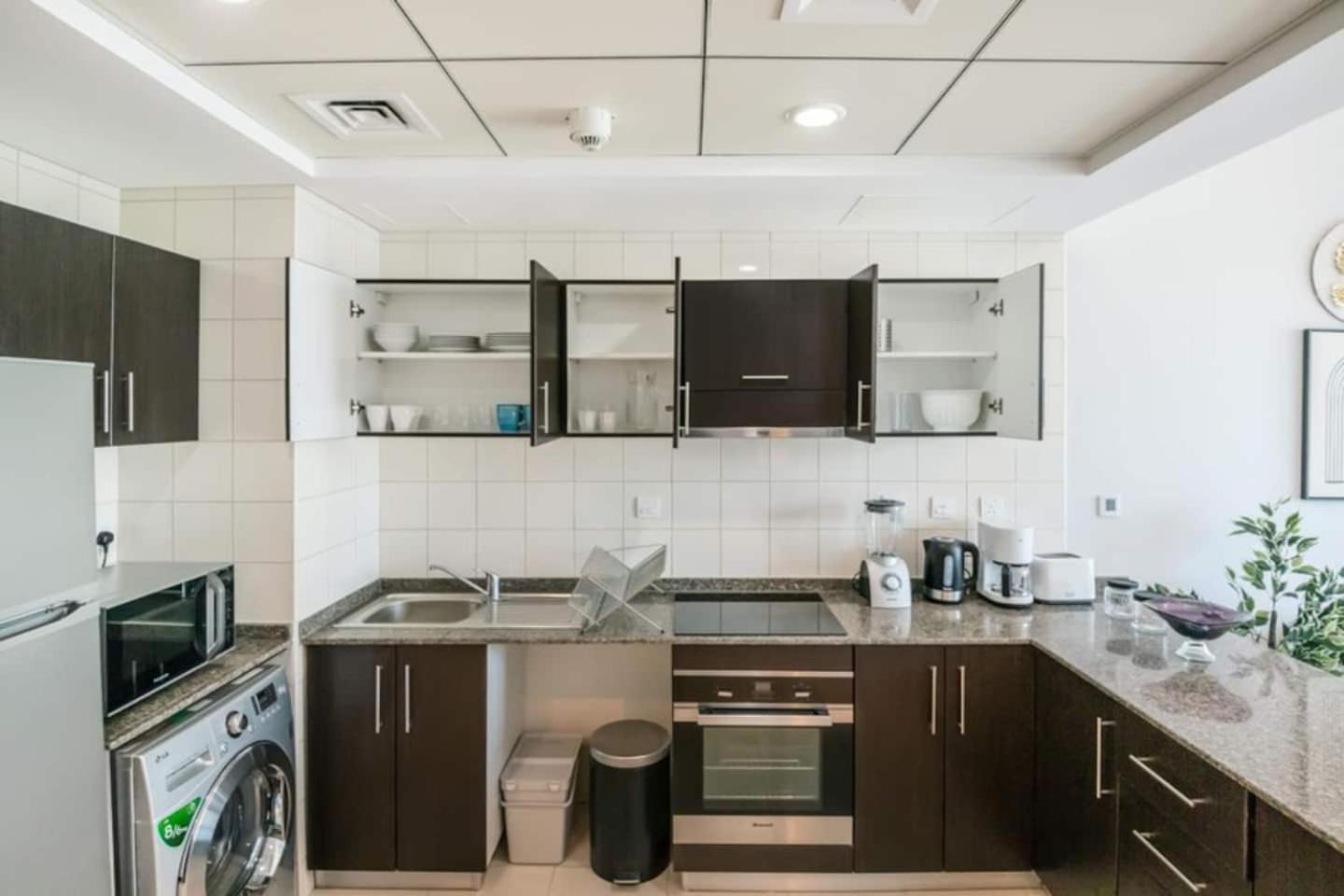 Luxurious 1 Bedroom Apartment In The Dubai Marina! المظهر الخارجي الصورة