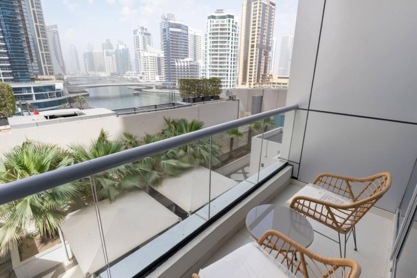 Luxurious 1 Bedroom Apartment In The Dubai Marina! المظهر الخارجي الصورة