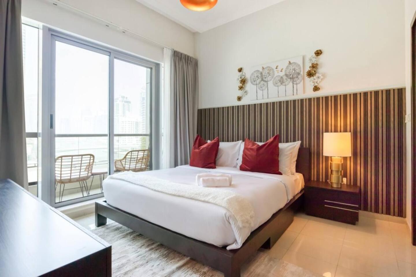 Luxurious 1 Bedroom Apartment In The Dubai Marina! المظهر الخارجي الصورة