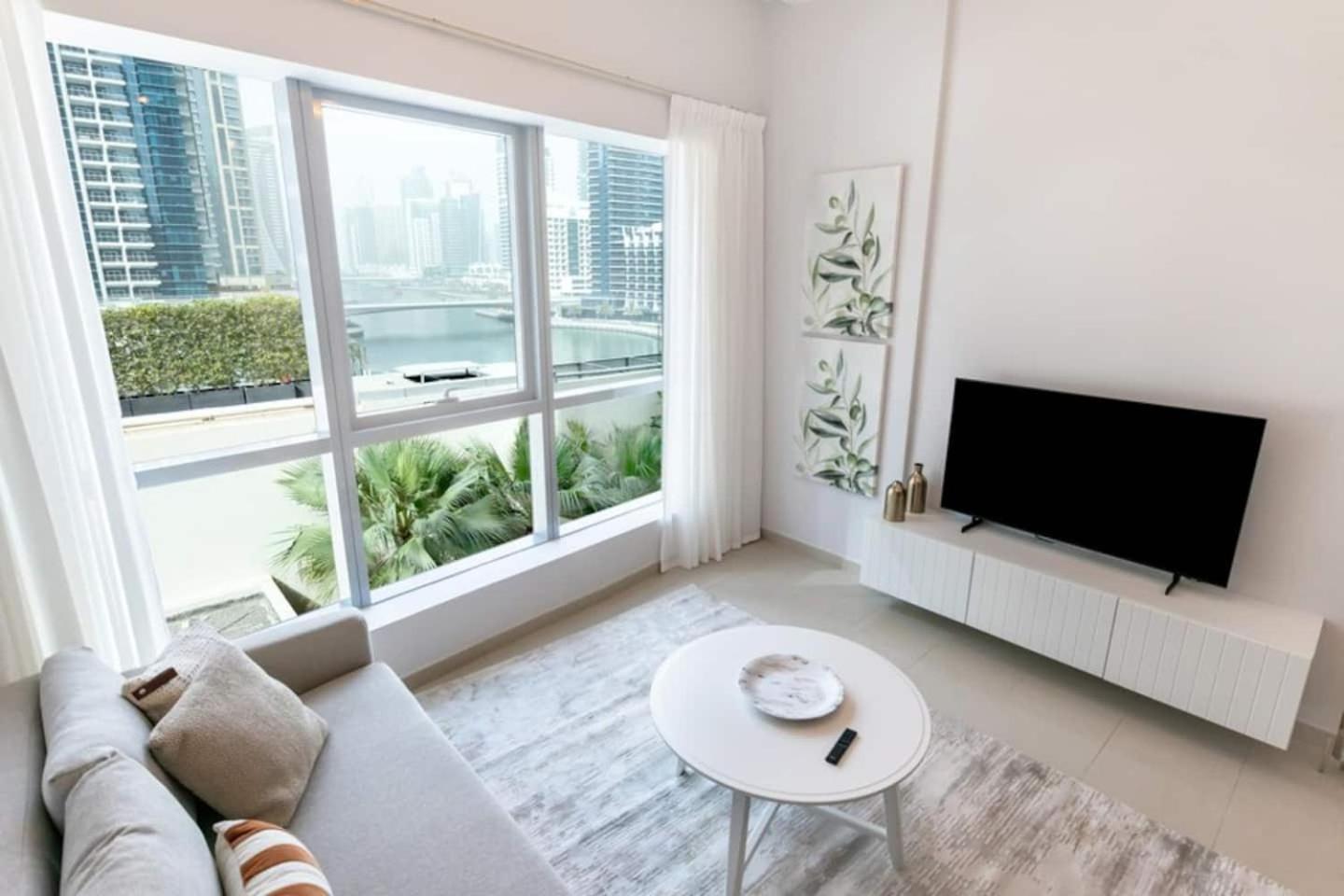 Luxurious 1 Bedroom Apartment In The Dubai Marina! المظهر الخارجي الصورة